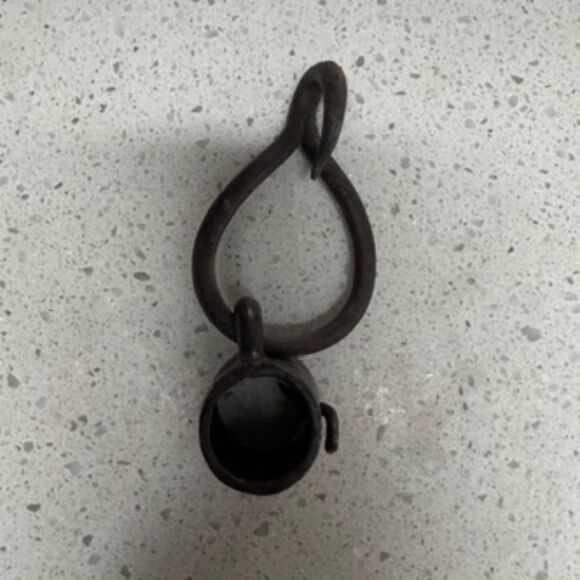 Antique Rustic Iron Horse Hitching Post Tie Hook Blacksmith Hardware Primitive - Picture 2 of 3